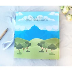 Gästebuch & Album zur Taufe mit Wolken im Aquarell in Hellblau personalsiert mit Name; blanko o. mit Fragen