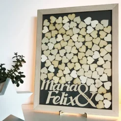 Gästebuch Hochzeit Rahmen personalisiert mit Namen & Datum, 100 gravierte Holzherzen, 35x45 cm, inkl. Holzkiste