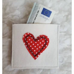 Gutschein oder Geldgeschenkverpackung-Filzhülle mit Herzapplikation