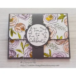 Gutscheinkarte zum Geburtstag & anderen Anlässen zum Feiern: Time to Celebrate ~ Motiv: Blumen ~ 10,5 x 8 cm