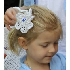 Haarschmuck für Hochzeit, Braut oder Blumenkind,  Häkelblumen