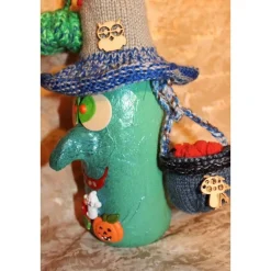 Halloweendeko HEXE– Handgemachte Hexe aus einer Sektflasche, witziges Upcyclingobjekt für Deine Halloweenparty