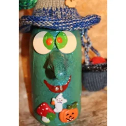 Halloweendeko HEXE– Handgemachte Hexe aus einer Sektflasche, witziges Upcyclingobjekt für Deine Halloweenparty