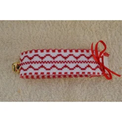 Halsband für Osterlamm Aidastoff bestickt, Kreuzstich rot weiß