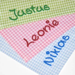 Halstuch kariert mit Namen, Baby und Kind Jungen Mädchen Personalisiertes Babyhalstuch kariert / Vichykaro grün blau lil