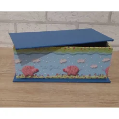 Handgefertigte Geschenkverpackung aus Pappe, Papier und Buchleinen - Motiv Glücksschwein