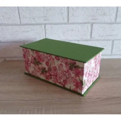 Handgefertigte Geschenkverpackung aus Pappe, Papier und Buchleinen - Kirschblüten