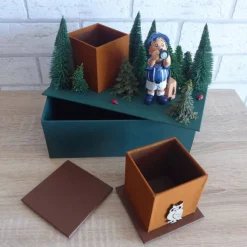 Handgefertigte Geschenkverpackung / Schachtel aus Pappe, Papier und Buchleinen - Waldspaziergang - Urlaub