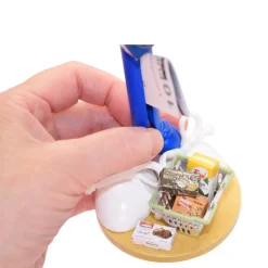 Handgefertigte Holzfigur Verkäuferin – originelle Geldgeschenk Verpackung mit Mini-Einkaufskorb, personalisierbar