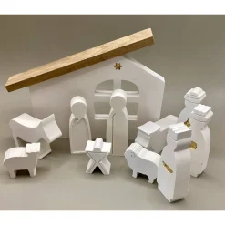 Handgefertigte Krippe mit Figuren aus Raysin – Haus mit Holzdach, frei aufstellbar