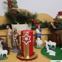 Handgefertigte Rote Adventskerze mit Goldenem Sternenbanner, Personalisierbare Weihnachtskerze