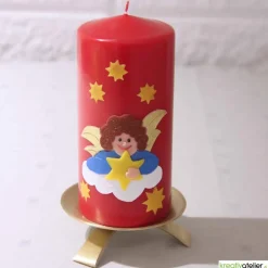 Handgefertigte rote Weihnachtskerze mit detailreichem Engel auf Wolke, Sternenhimmel-Dekor, perfektes Weihnachtsgeschenk