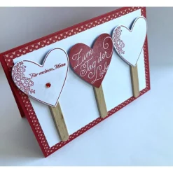 Handgefertigte Valentinstagskarte für den Ehemann mit Herzen auf echten Holzstielen