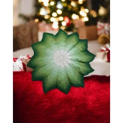 Handgefertigte weihnachtliche Tischdecke in Sternenform – ein einzigartiger Blickfang für die festliche Jahreszeit