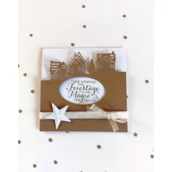 Handgefertigte Weihnachtskarte Winterdorf weiß/braun, dreilagig, quadratisch