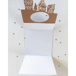 Handgefertigte Weihnachtskarte Winterdorf weiß/braun, dreilagig, quadratisch