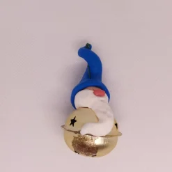 Handgefertigte Weihnachtsschellen mit Polymer-Clay-Wichteln – große Deko-Glocken, 2 Wichtel frei wählbar