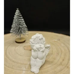 Handgefertigte Weihnachtsfiguren - Zauberhafte Festtagsdekoration