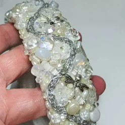 Handgefertigter Haarreif Brautschmuck weiß creme funkelnd silberfarben oder goldfarben – Unikat handbestickt