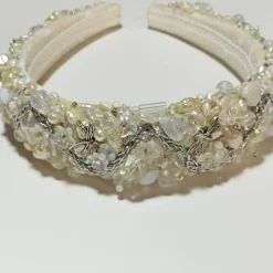 Handgefertigter Haarreif Brautschmuck weiß creme funkelnd silberfarben oder goldfarben – Unikat handbestickt