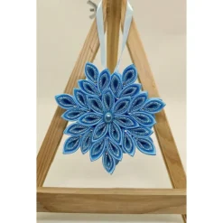 Handgefertigter Kanzashi-Anhänger „Winterhimmel“, Weihnachtsstern