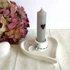 Handgefertigter Kerzenständer Herz in Weiß, kleine Aufmerksamkeit & Deko