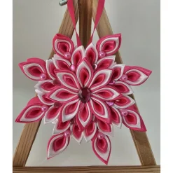 Handgefertigter Weihnachtsstern in Pink-Weiß, Durchmesser ca. 10-11 cm