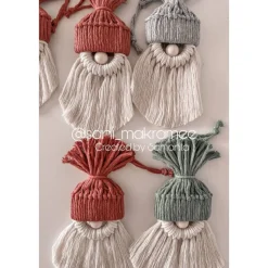 Handgefertigter Weihnachtswichtel Seppel: Charmante Dekoration für festliche Stimmung