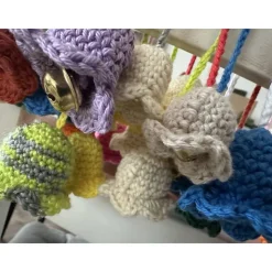 Handgehäkelte Glocken – dekorative Hängedeko aus Baumwolle