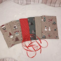 Handgemachte Adventskalendersäckchen aus Stoff – Adventskalender zum Befüllen