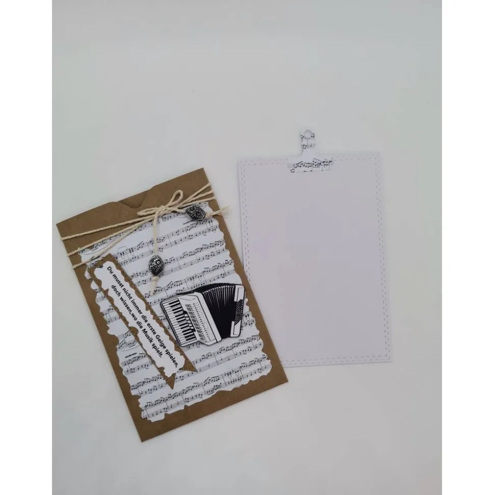 Handgemachte Geburtstagskarte mit Gitarre & Akkordeon – Musikinstrumente, personalisierbar, Unikat
