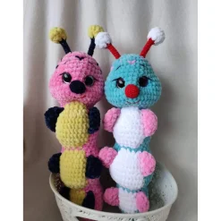 Handgemachte gehäkelte Raupen – Kuschelige Begleiter für Groß und Klein