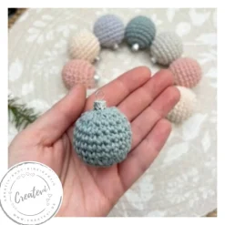 Handgemachte gehäkelte Weihnachtskugeln 10er-Set – nachhaltige Baumwoll-Christbaumkugeln Rosa Grau Patina Creme