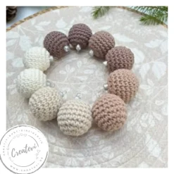 Handgemachte gehäkelte Weihnachtskugeln im Scandi Design – 10er Set „Cremezauber“ in Creme, Beige & Braun