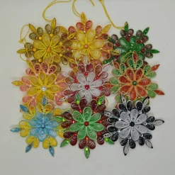 Handgemachte Quilling-Schneeflocke aus Papier – filigraner Weihnachtsschmuck, Weihnachtsstern