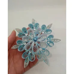 Handgemachte Quilling-Schneeflocke aus Papier – filigraner Weihnachtsschmuck, Weihnachtsstern