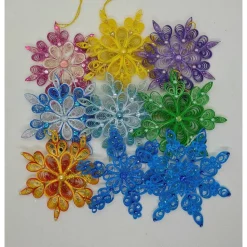 Handgemachte Quilling-Schneeflocke aus Papier – filigraner Weihnachtsschmuck, Weihnachtsstern