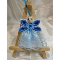 Handgemachter Weihnachtsengel – Blau/Weiß – zarte Spitze und Satinband