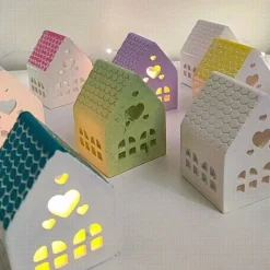 Handgemachtes 3er Set Weihnachtsschmuck: Haus Kerzenhalter Santa Claus, Zipfelmütze abnehmbar, – Vintage Deko, wählbar in Weiß oder Bunt