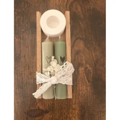 Handgemachtes Kerzenset mit Holzhalterung & Herz-Stabkerzen – Geschenk mit Trockenblumen