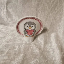 Handgemachtes LED-Teelichtcover aus Filz – liebevoll bestickt