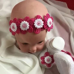 Handgemachtes Taufset *Mira* – Haarreif & Babyschuhe mit Blüten | Individuell & Einzigartig
