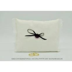Handgemachtes weißes Ringkissen mit Vintage-Knopf und Spitze – Unikat für die Hochzeit & Trauung, 14 cm x 21 cm