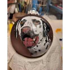 Handgemalte Tierportaits auf Christbaumkugeln aus Glas