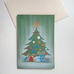 Handgemalte Weihnachtskarte Tannenbaum mit Geschenken mit Kugel in 3D Optik