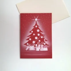 Handgemalte Weihnachtskarte Tannenbaum mit Geschenken mit Kugel in blau oder rot