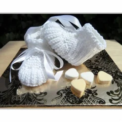 Handgestrickte Taufschuhe aus Baumwolle – Babyschuhe Weiß, Größe 2-4 Mon.