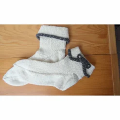 Handgestrickte Wollsocken Trachtenlook – Größe 38/39 – Oktoberfest Socken wollweiß