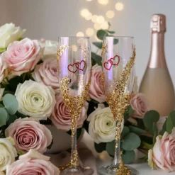 Handverzierte Champagnergläser „Heart of Gold“ – Exklusive Hochzeitsgläser mit goldenen Herzen