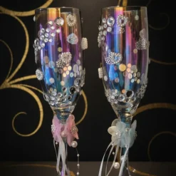 Handverzierte Champagnergläser „Nova Petal“ – exklusive Hochzeitsgläser mit Blütenakzenten